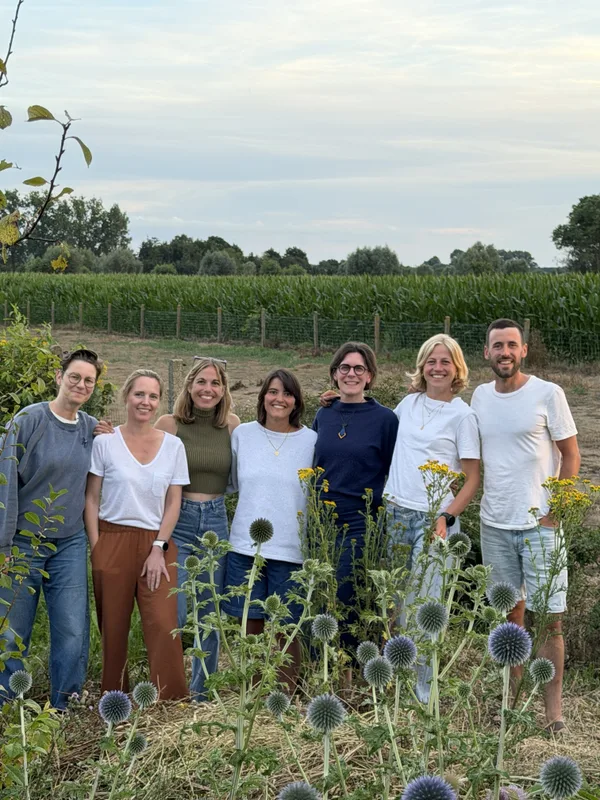 Het SOLA-team samen buiten